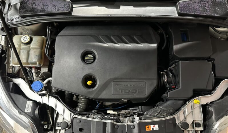 
								Ford Focus “Model Ghia” full									