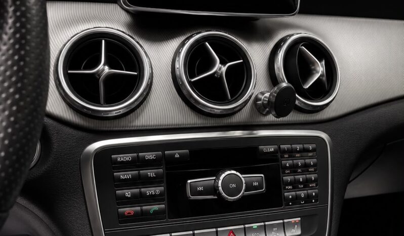 
								Mercedes-Benz GLA220 full									
