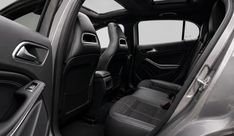 
								Mercedes-Benz GLA220 full									