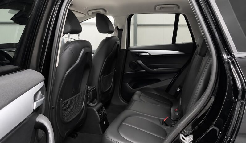 
								BMW X1 full									