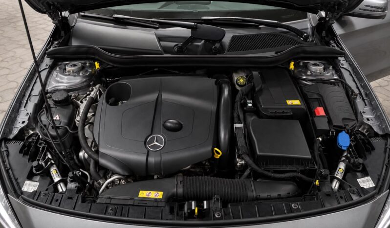 
								Mercedes-Benz GLA220 full									