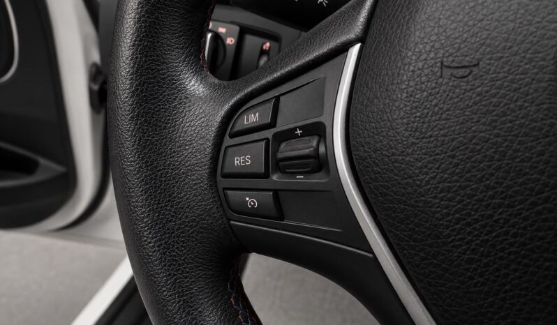 
								BMW Seria 3 GT Sport full									