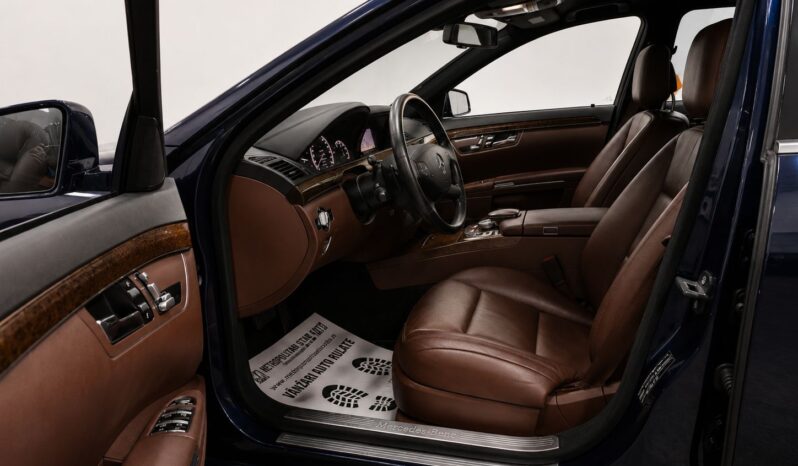 
								MERCEDES-BENZ S250 full									