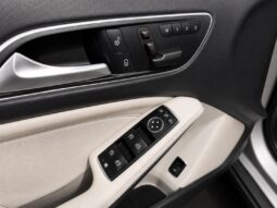 
										Mercedes-Benz GLA200 full									