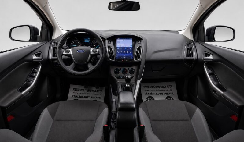 
								Ford Focus “Model Ghia” full									