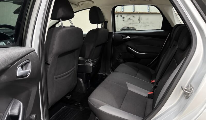 
								Ford Focus “Model Ghia” full									