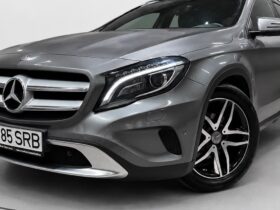 Mercedes-Benz GLA220
