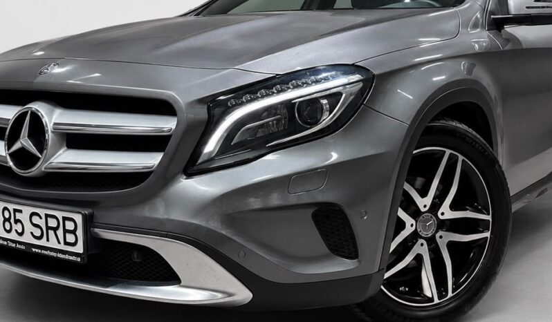 
								Mercedes-Benz GLA220 full									