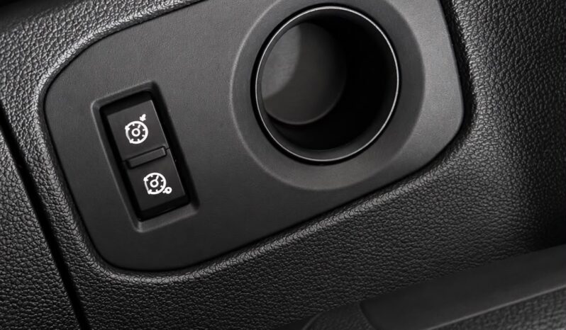 
								Dacia Duster “Model Laureate” full									