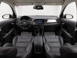 
										Kia Niro full									