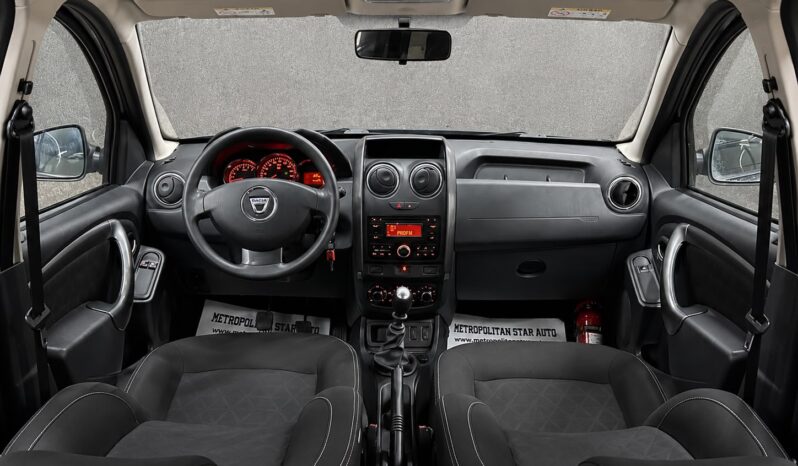 
								Dacia Duster full									