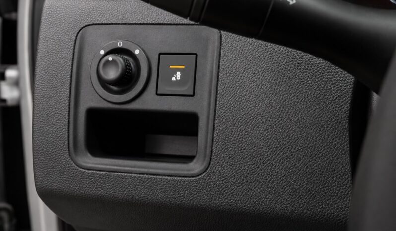 
								Dacia Duster “Model Laureate” full									