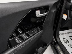 
										Kia Niro full									