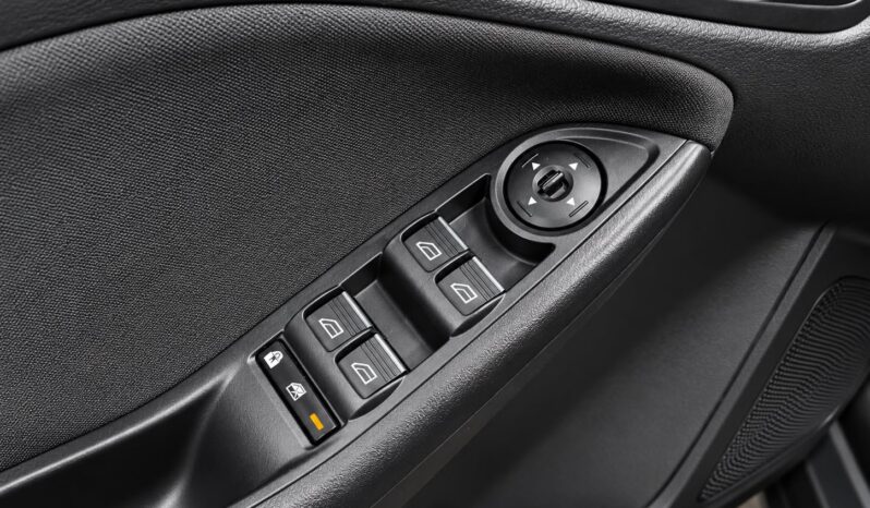 
								Ford Focus “Model Titanium” full									
