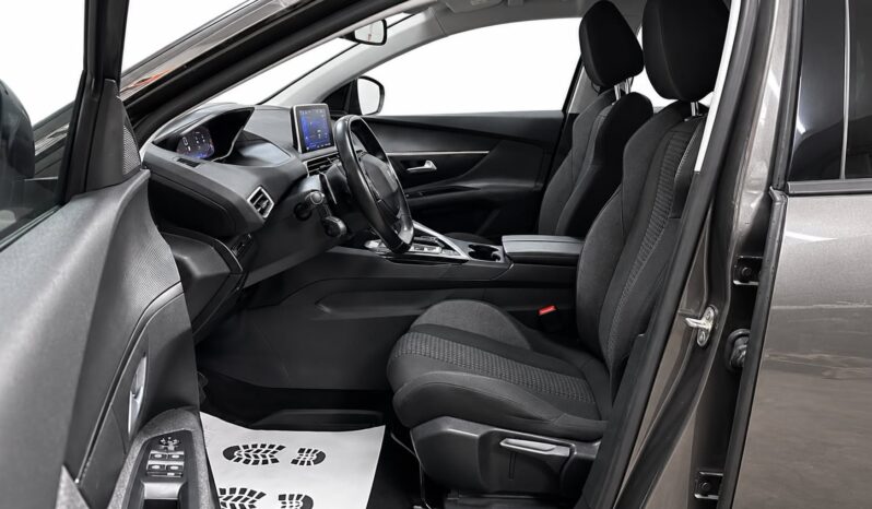 
								Peugeot 5008 “Model Allure” full									