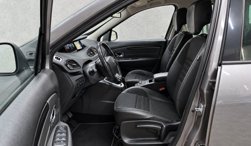
								Renault Scenic “Model BOSE” full									
