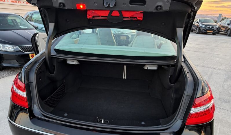 
Mercedes Benz E-Class Coupe full									