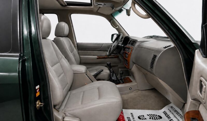 
								Nissan Patrol Y61 full									