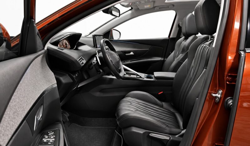 
								Peugeot 3008 full									