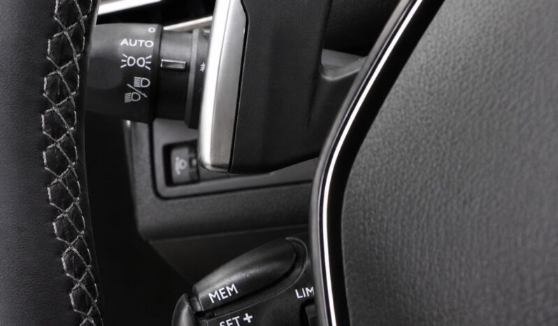 
								Peugeot 3008 full									