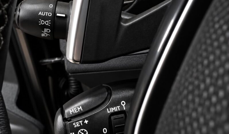 
								Peugeot 5008 “Model Allure” full									