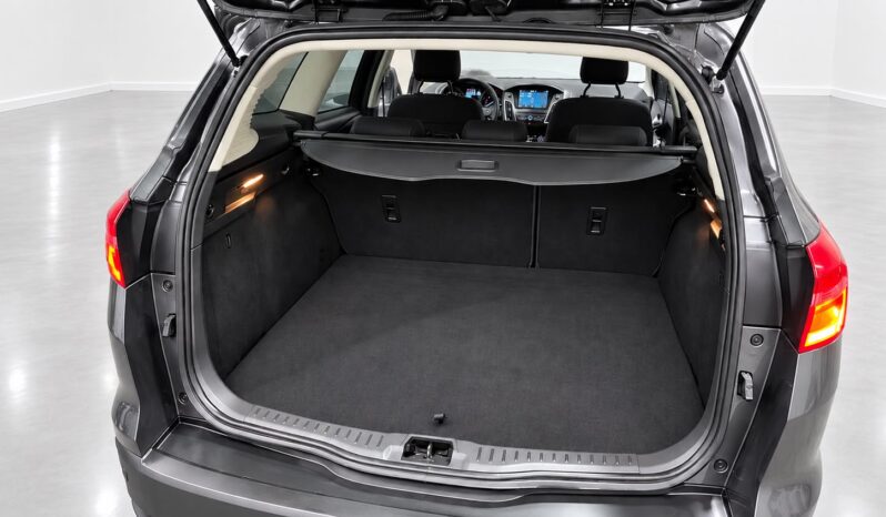
								Ford Focus “Model Titanium” full									