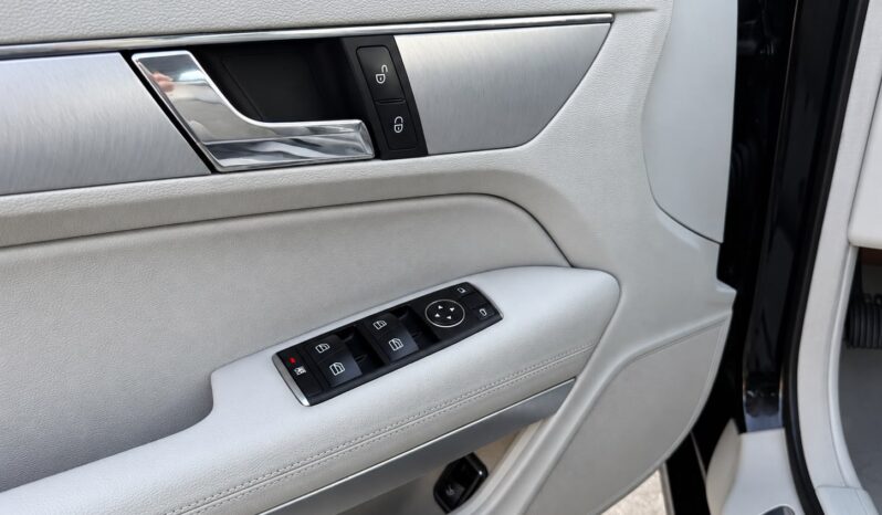 
Mercedes Benz E-Class Coupe full									