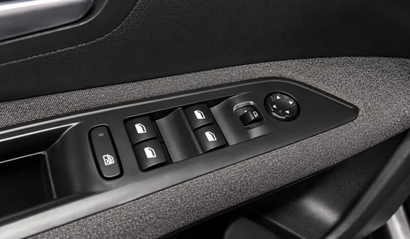 
								Peugeot 5008 “Model Allure” full									