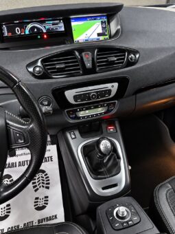 
										Renault Scenic “Model BOSE” full									