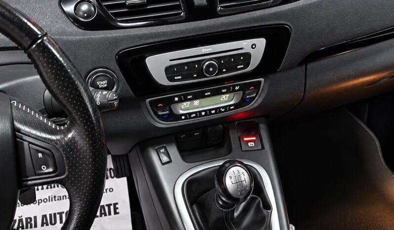
								Renault Scenic “Model BOSE” full									