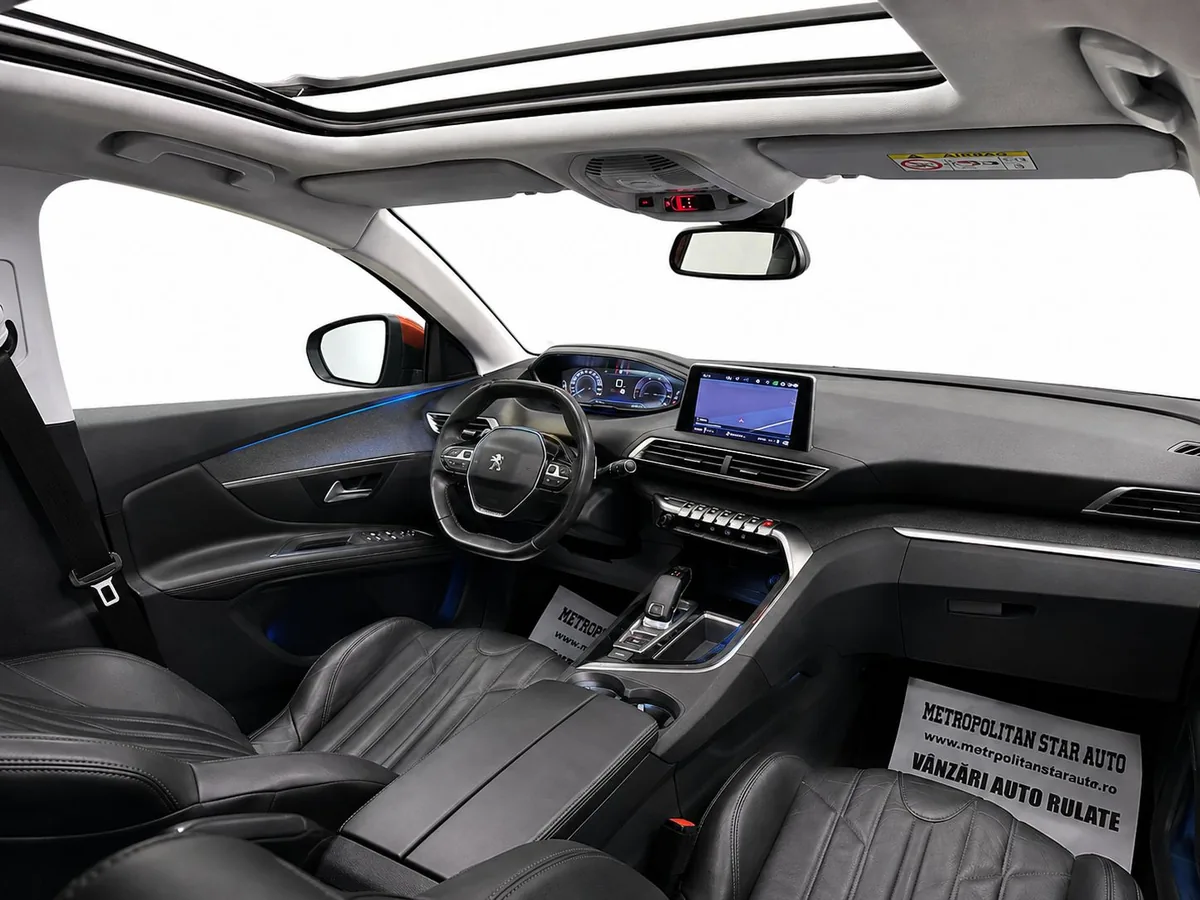 Interiorul unui Peugeot 3008 din stoc