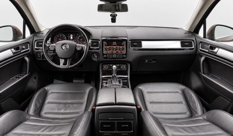 
								Volkswagen Touareg full									