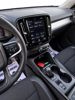 Volvo XC40 full