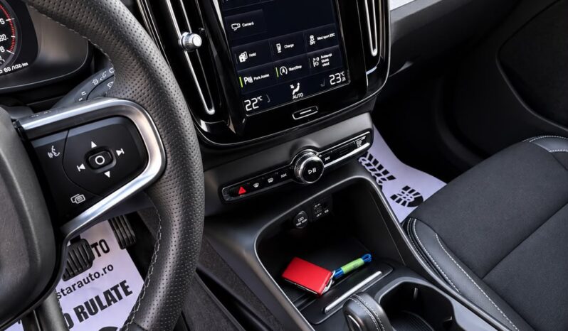 
Volvo XC40 full									