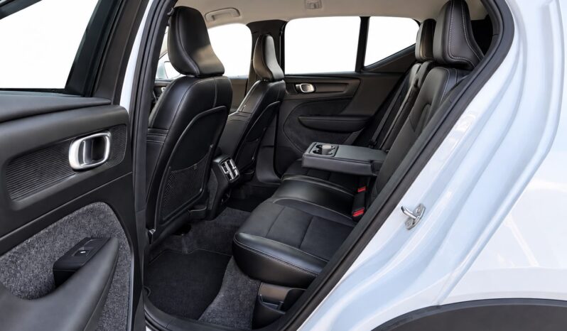 
Volvo XC40 full									