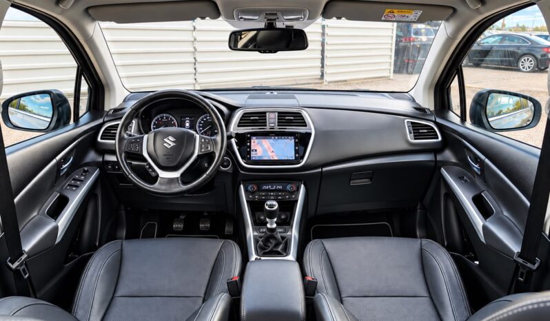 
Suzuki SX4 S-Cross full									