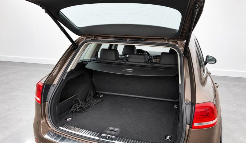 
								Volkswagen Touareg full									
