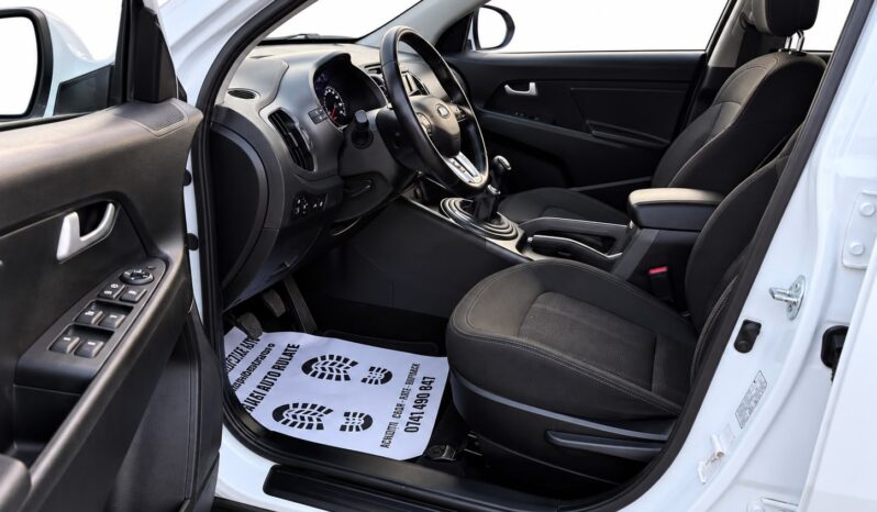 
								Kia Sportage full									